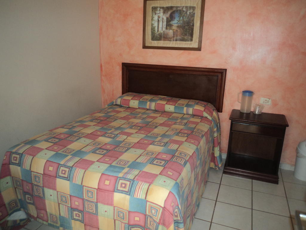 Hotel California Navojoa Kamer foto